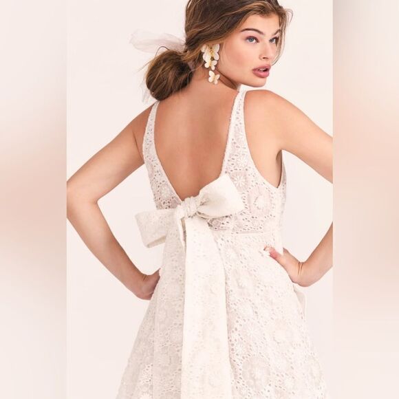 LOVESHACKFANCY Devyn white Gown V-neck Maxi /size 6 - Picture 7 of 17